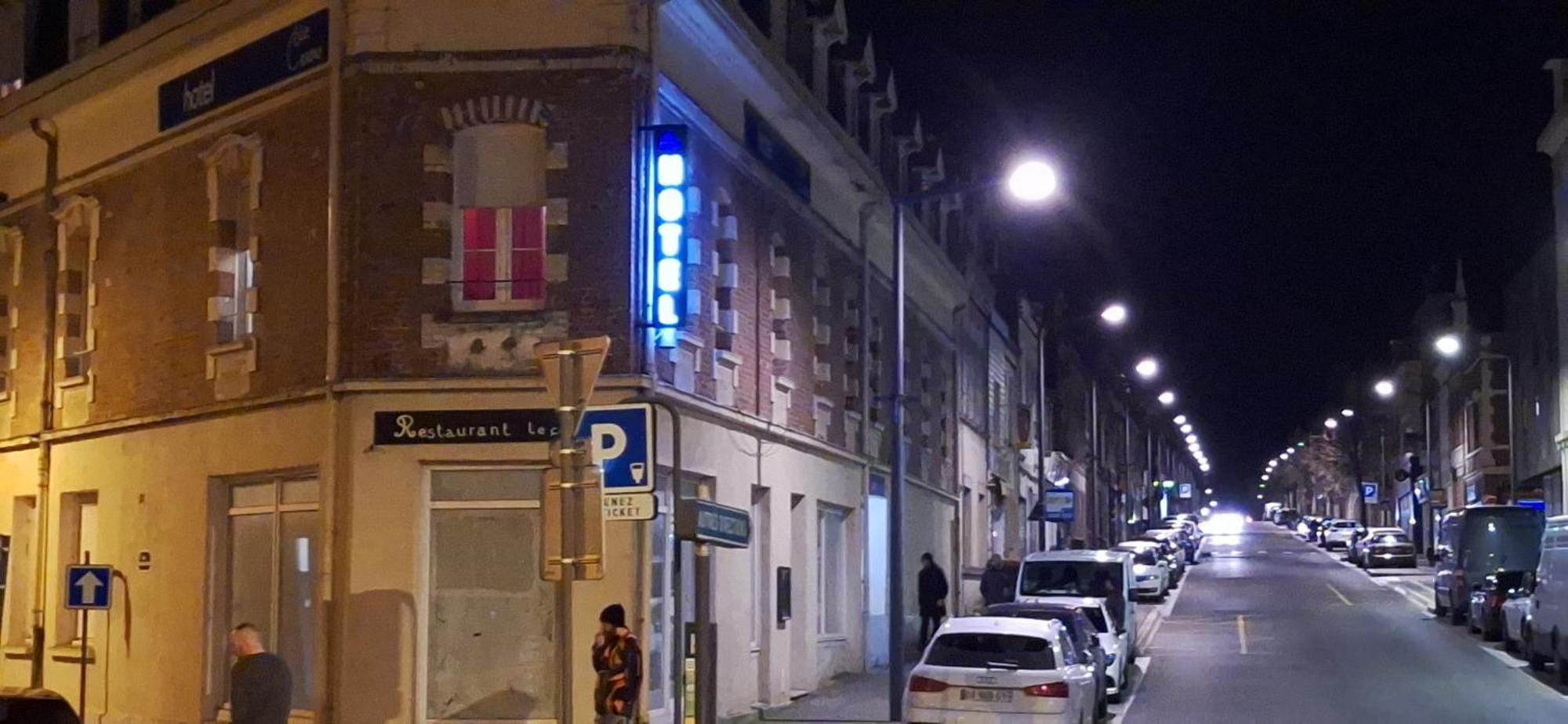 Hotel- Restaurant Le Saint Quentin Exterior foto